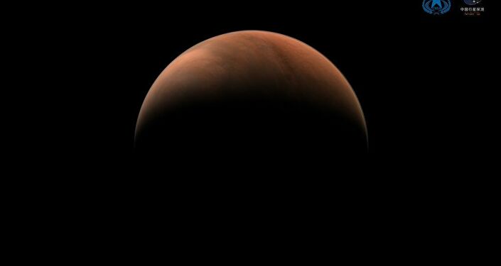 Çin'in Mars keşif aracı Tianwen-1, gezegenin iki tarafından fotoğraf gönderdi