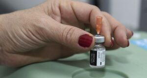 EMA: 'Pfizer-Biontech aşısı buzdolabında bir ay saklanabilir'