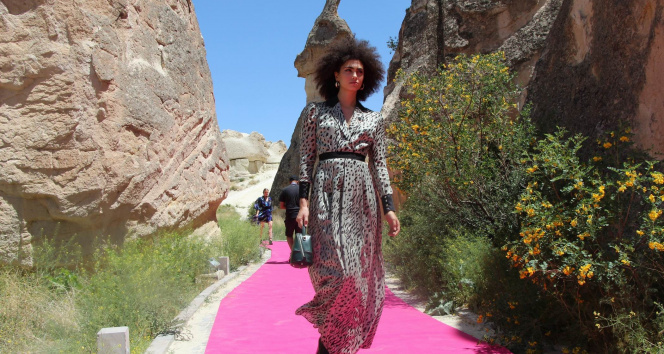 Kapadokya moda ile renklendi