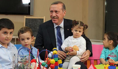 Cumhurbaşkanı Erdoğan İmzaladı! ‘Koruyucu Aile Gün…