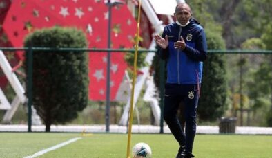 Fenerbahçe’de yaprak dökümü! Mehmet Aurelio görevinden ayrıldı