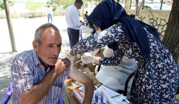 Muş’ta aşı timleri, en ücra köylere giderek aşı çalışmalarını sürdürüyor