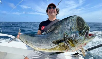 Suat Yiğit’ten Giant Record Dorado Balığı Rekoru